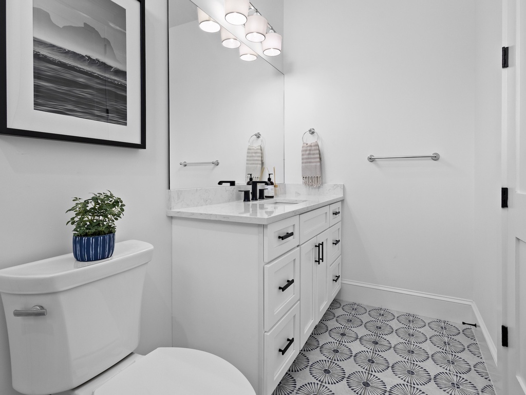 Sixth Bedroom, Ensuite