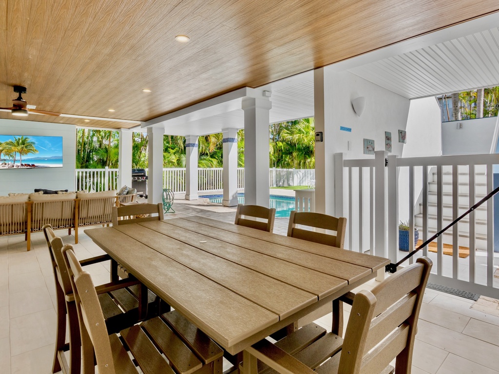 Poolside Dining Area