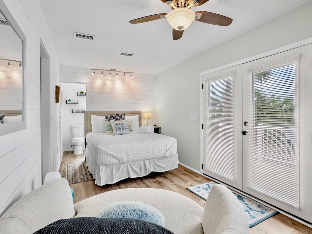 Fourth Bedroom, Queen bed