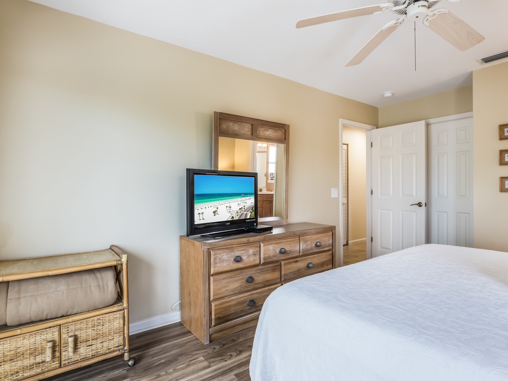 Primary Bedroom - Smart TV