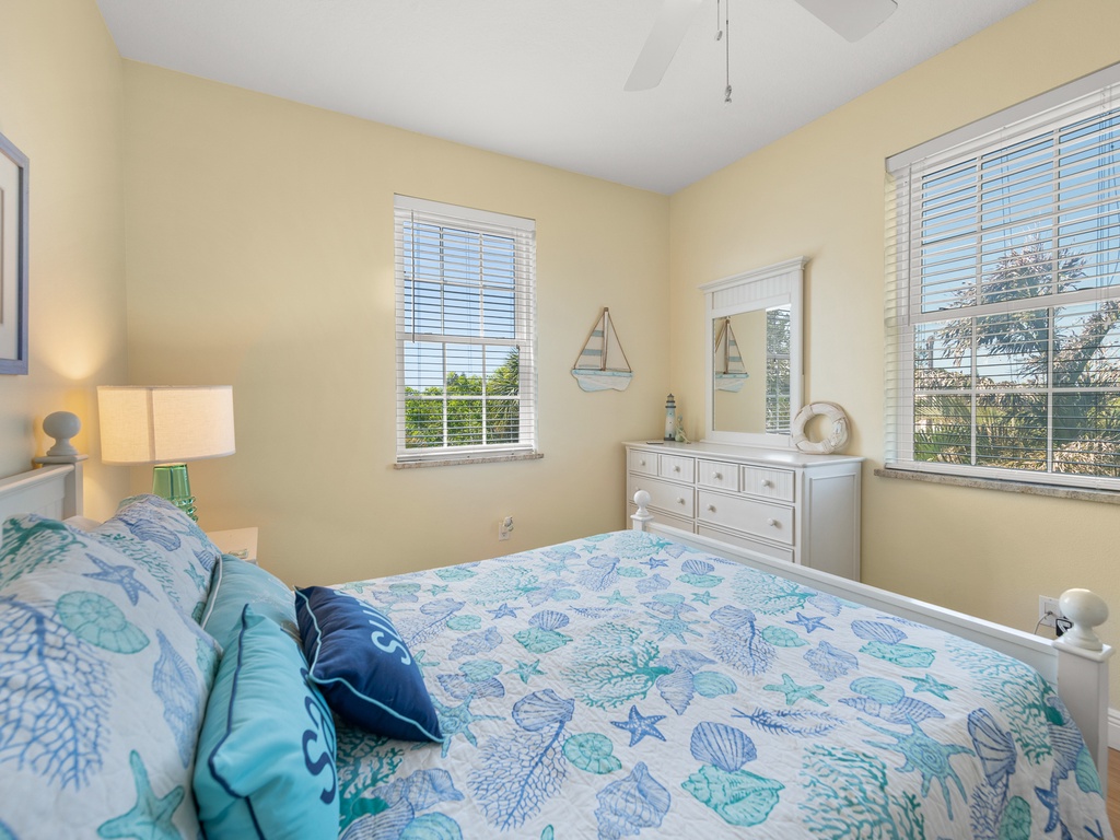 Third Bedroom - Queen