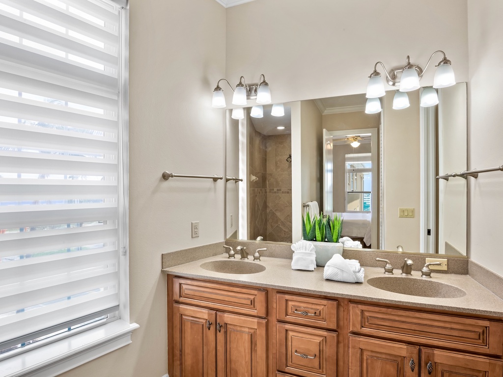 Primary Bathroom, Ensuite