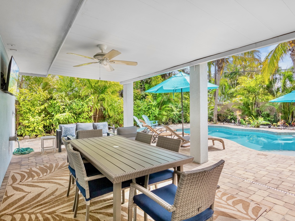 Outdoor Dining Area