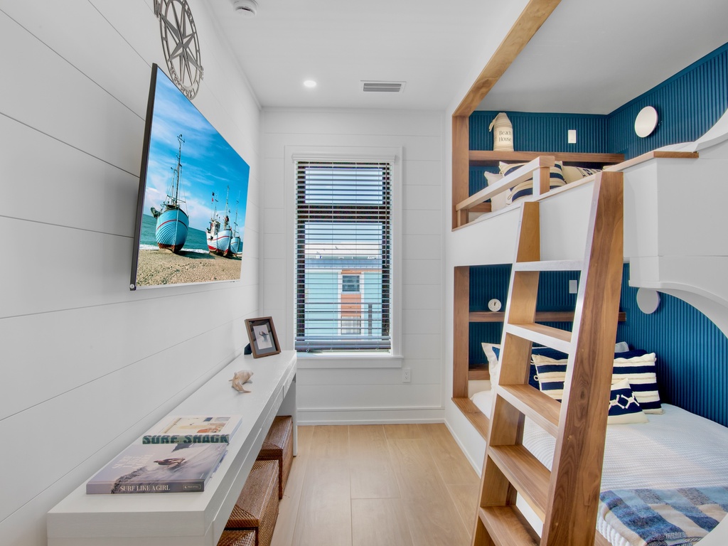 Seventh Bedroom, Full/Full Bunk