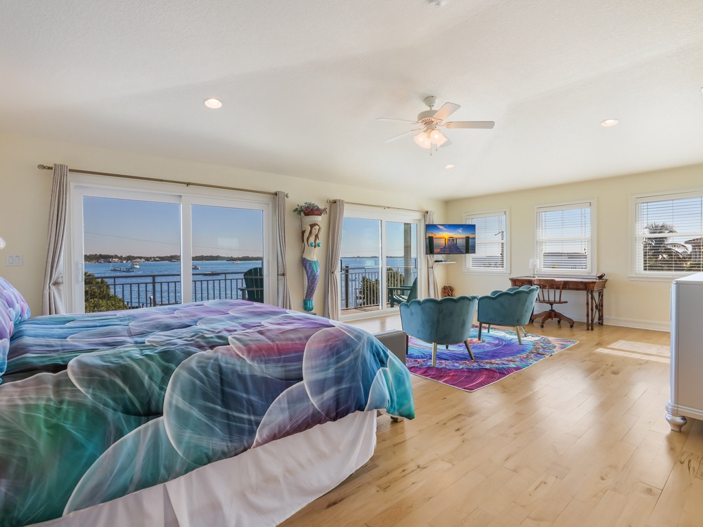 Primary Bedroom, King