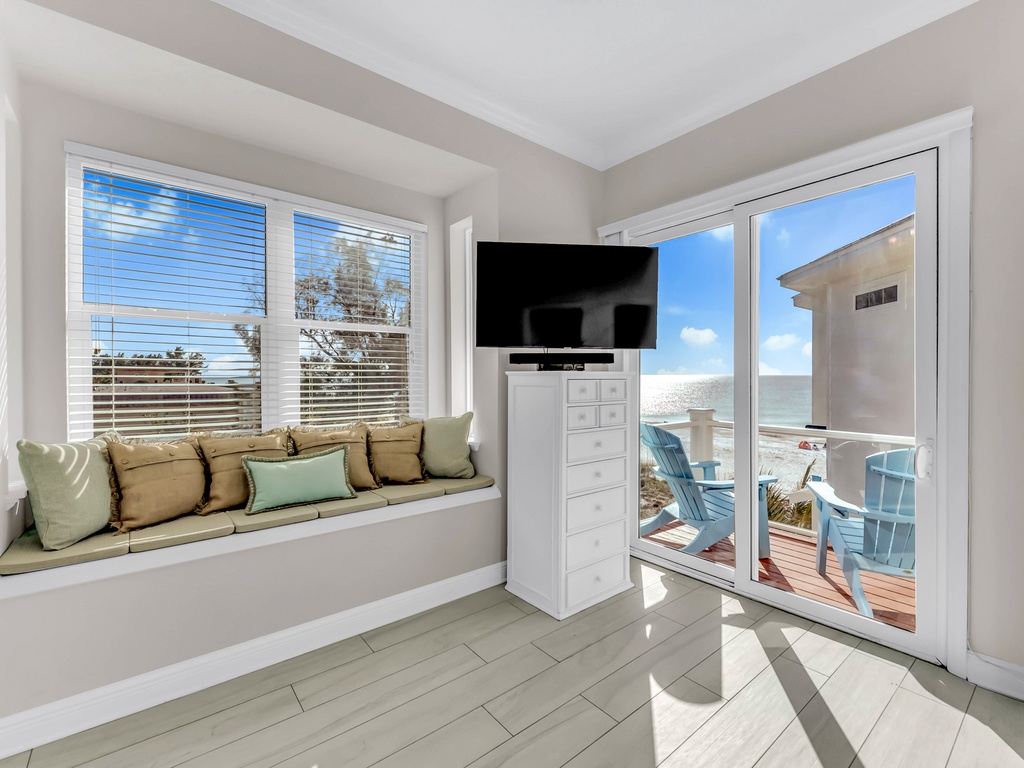 Additional Bedroom - King