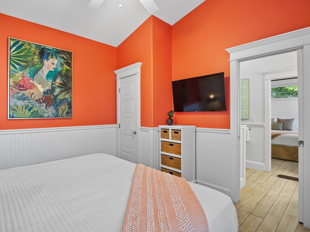 Seventh Bedroom, King, Guest House