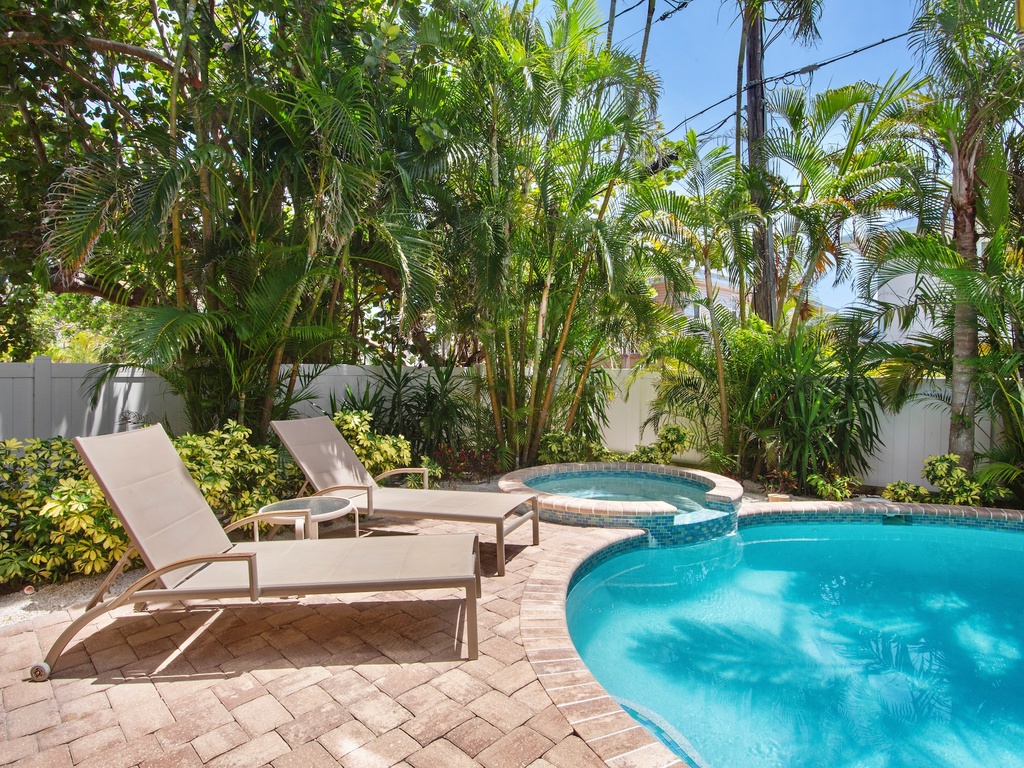 Poolside Loungers, Private Spa