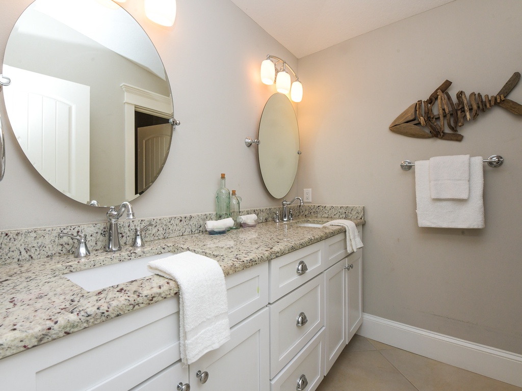 Dual Sink Ensuite Bathroom