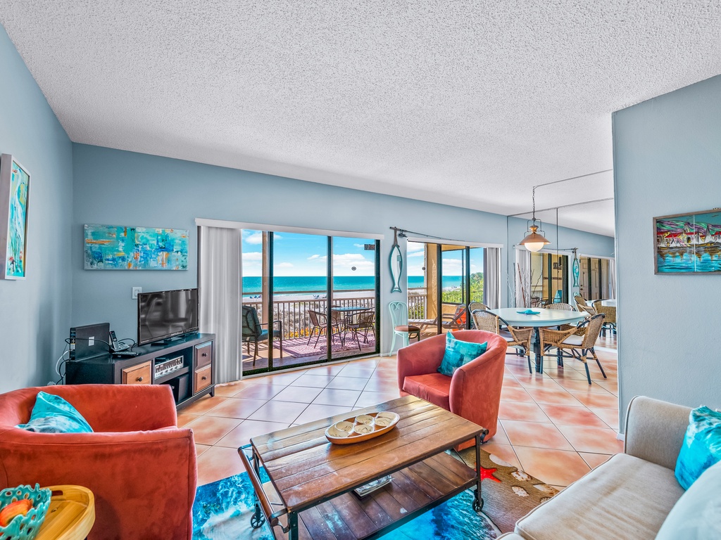 Living Area - Views of Gulf