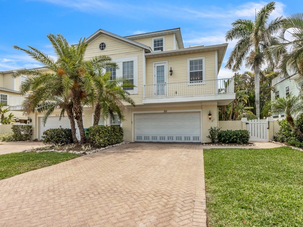 Dolphin House by Anna Maria Vacations