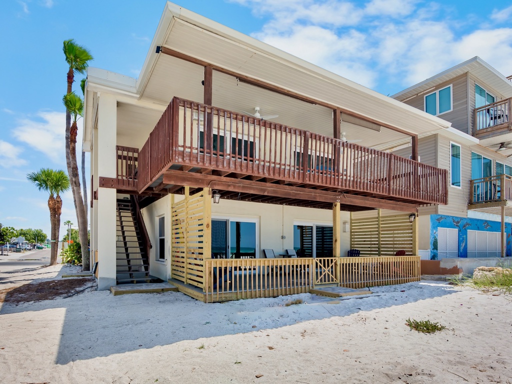 Capri Condo A by Anna Maria Vacations