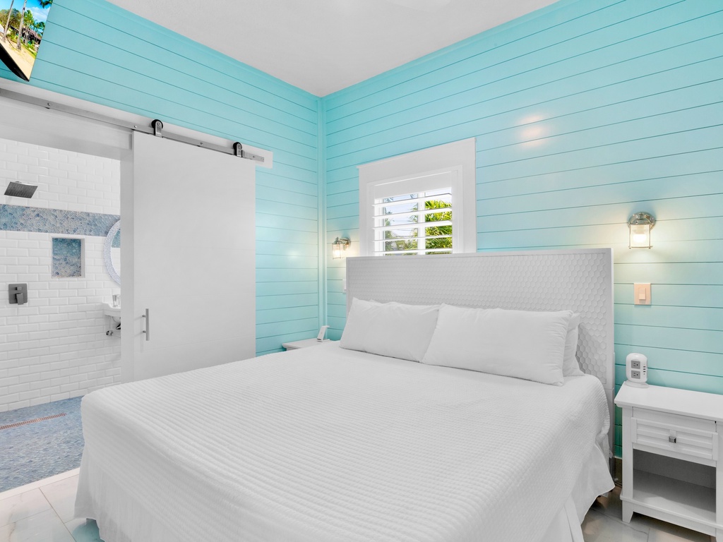 Second Bedroom, King