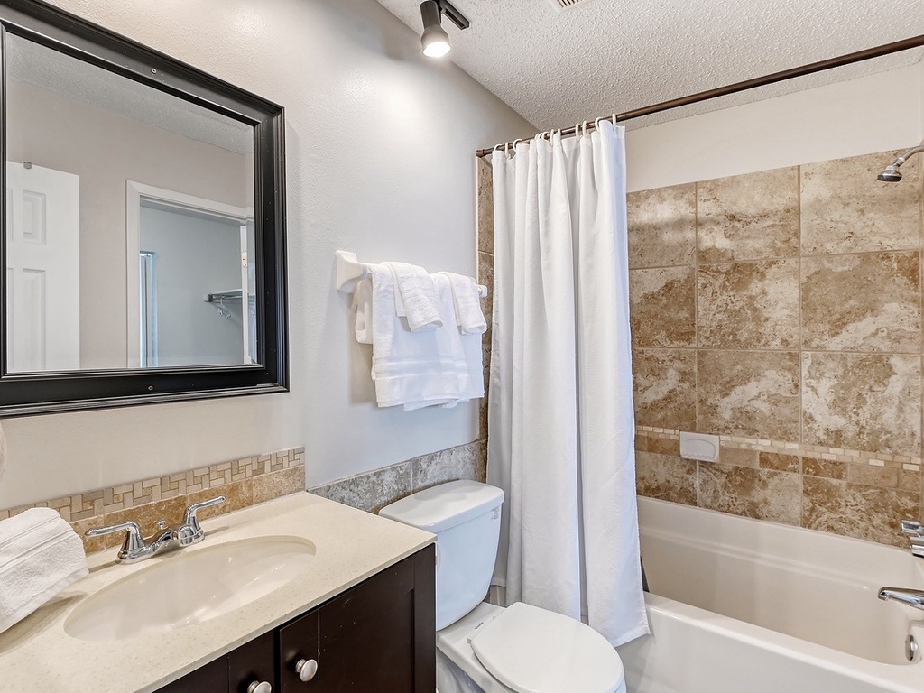 Dockside Bay Escape - AMI Locals