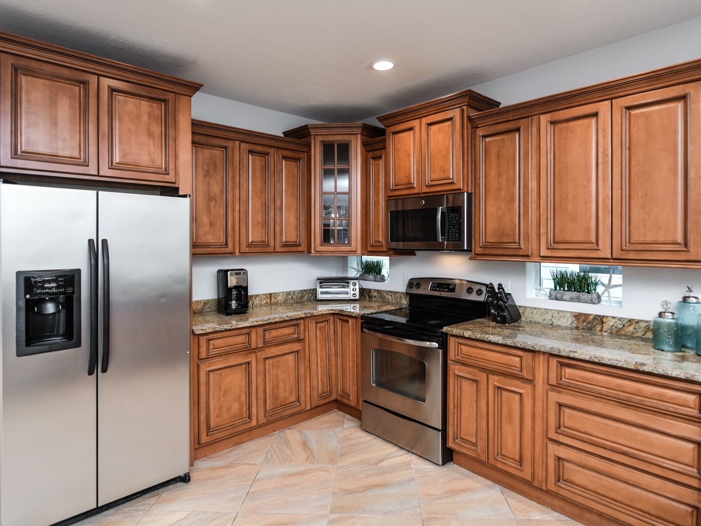 Sleek Fully-Equipped Kitchen