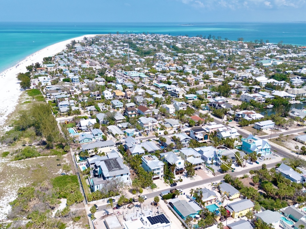 Sugar Plum Beach West by Anna Maria Vacations