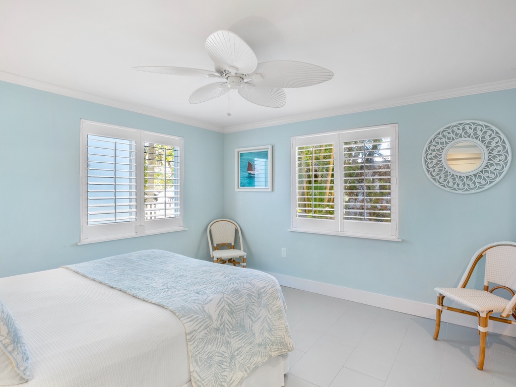 Primary Bedroom, Queen