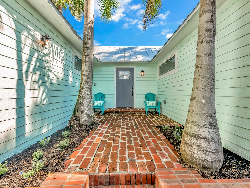 Sabai Sabai Front Entrance