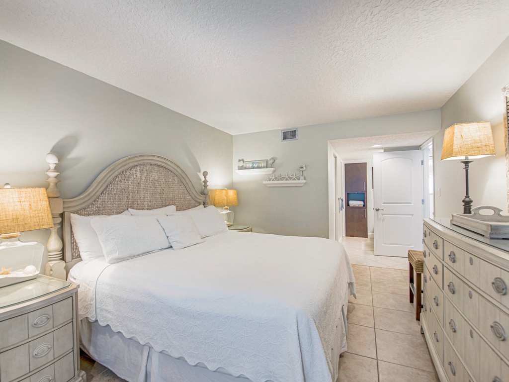 Master Bedroom - King Bed