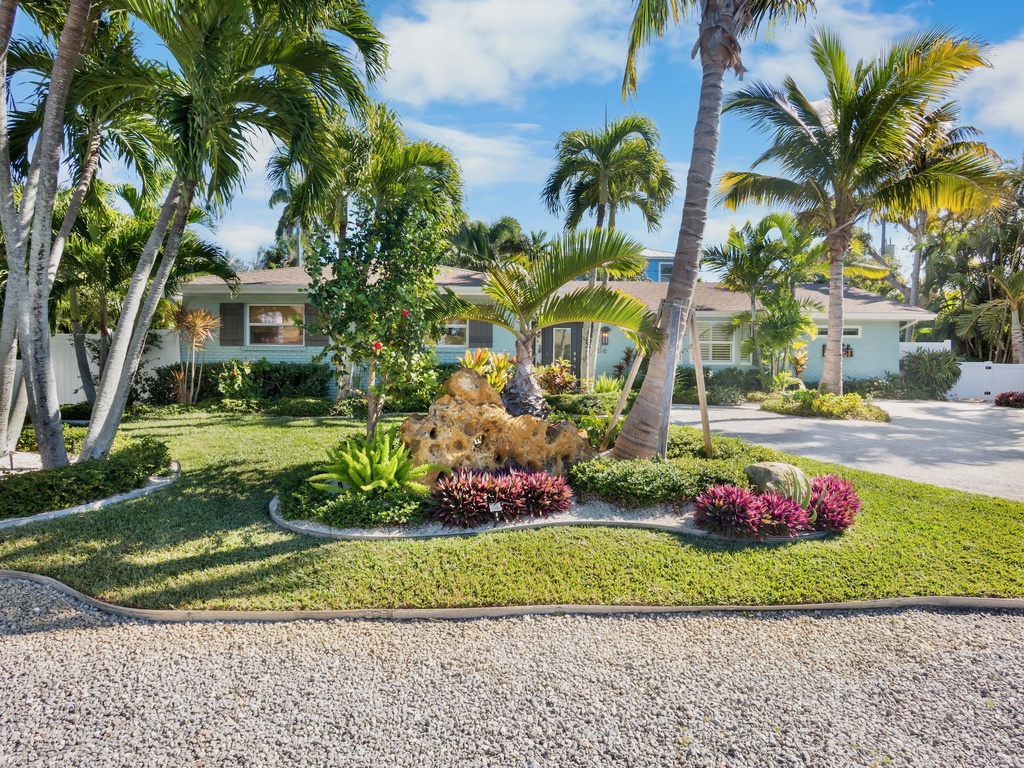 Blue Coral Beach House by AMI Locals