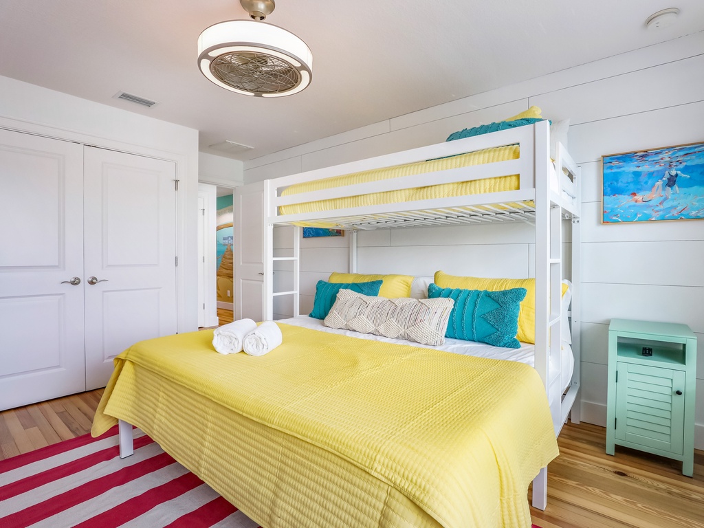 Third Bedroom - Twin/King Bunk
