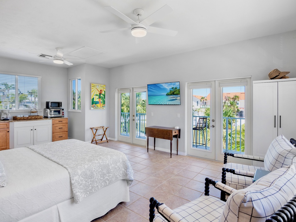 Third Bedroom, Queen - Private Suite