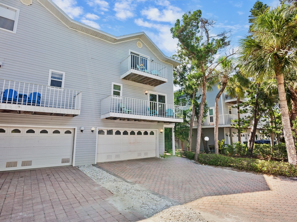 Sunshine Daydream by Anna Maria Island Accommodations