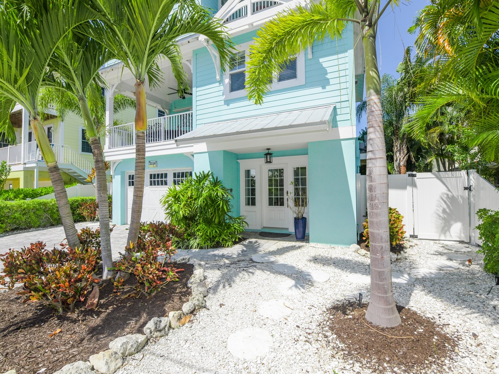 Blue Tide by Anna Maria Vacations