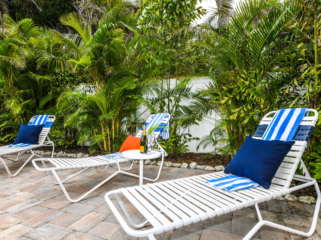 Poolside Loungers, East Unit