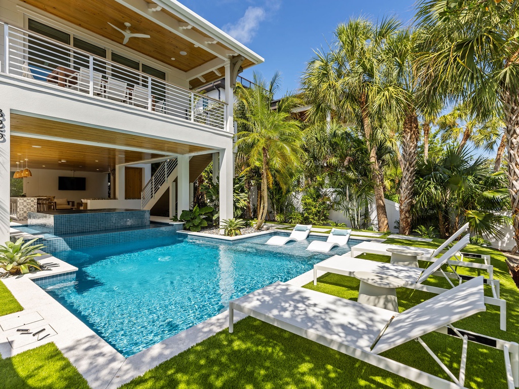 Private Pool with Sun Loungers