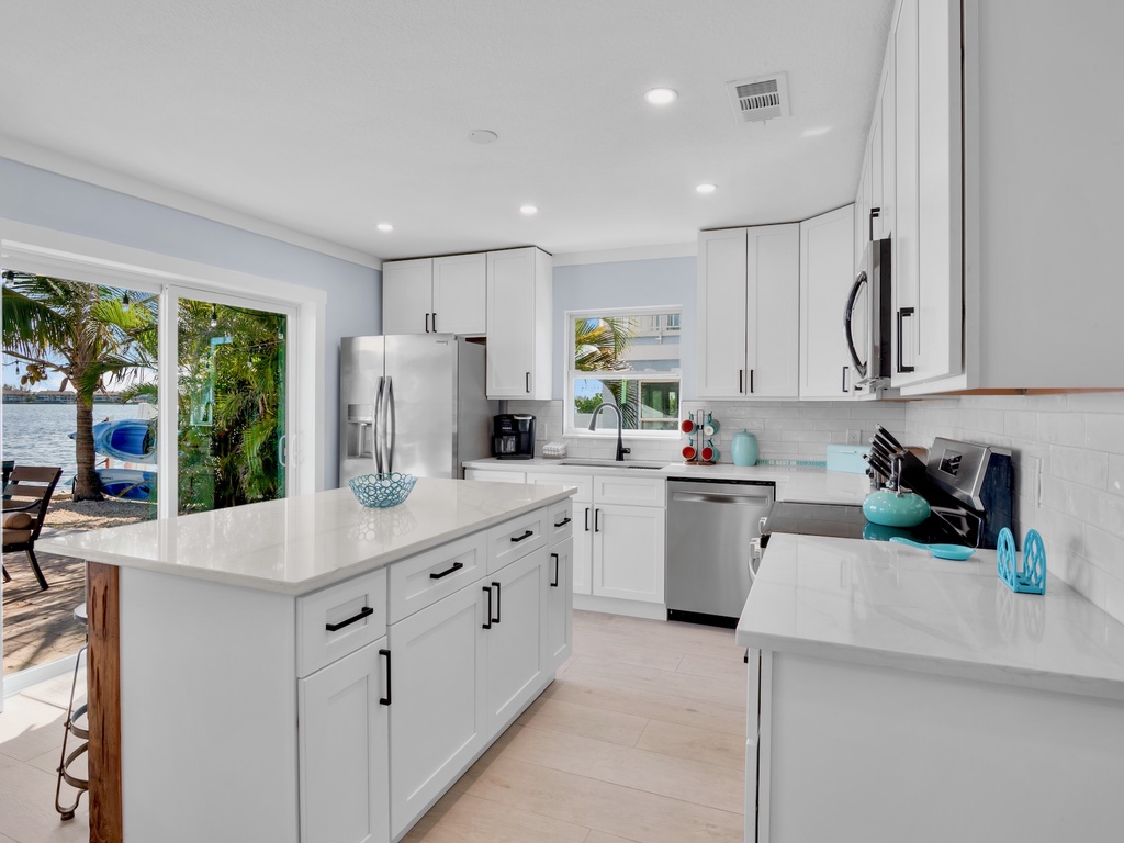 Fully Equipped Kitchen with Island
