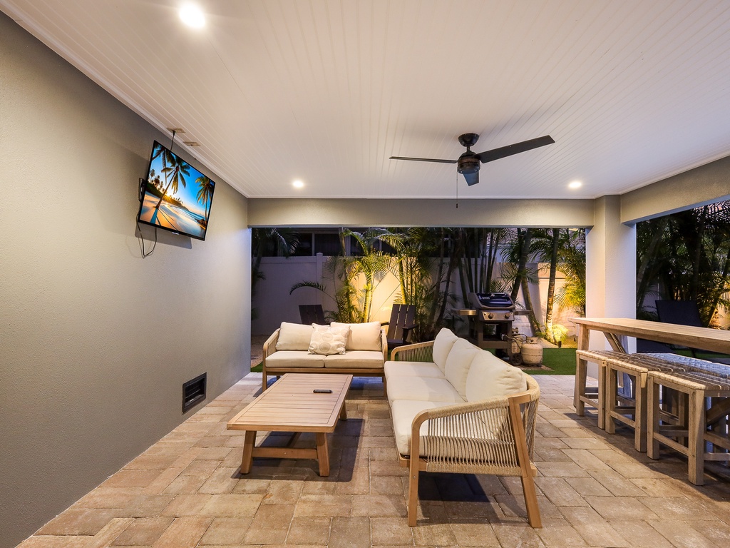 Living Room Seating - AMI Locals