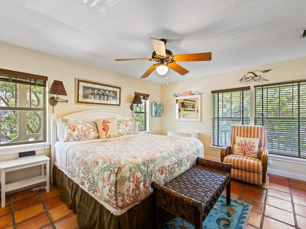 Master Bedroom - King - Main Floor