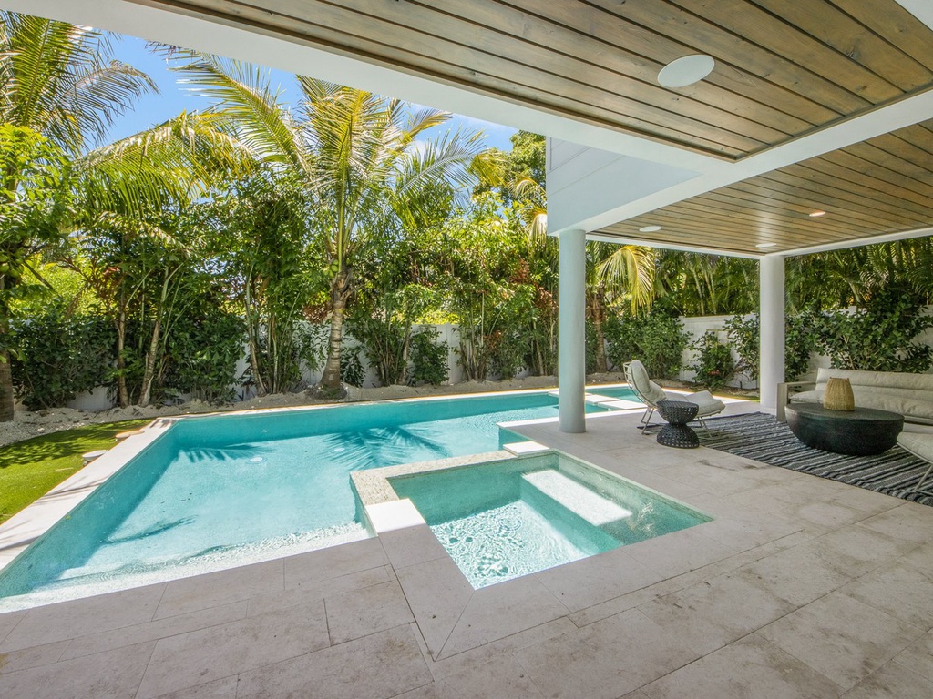 Private Pool and Spa