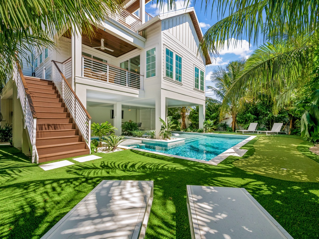 House with private pool