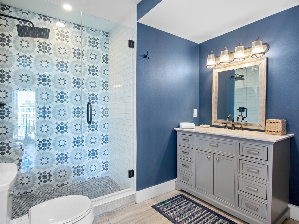 Fourth Bedroom (3rd floor), Ensuite Bathroom