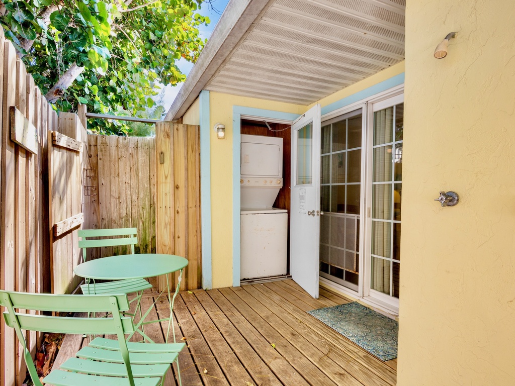 Private Patio - Washer and Dryer