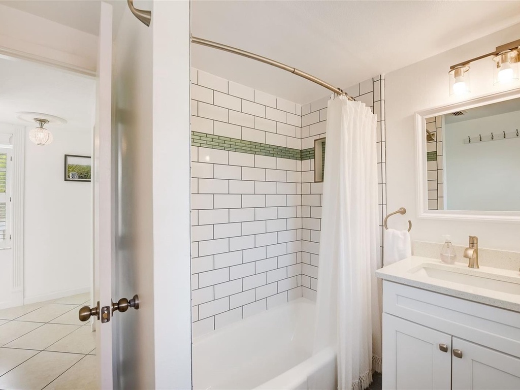 Primary Bedroom, Ensuite bathroom