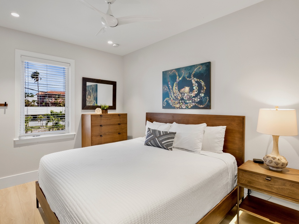 Second Bedroom, King