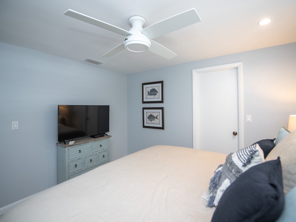 Second Bedroom, King