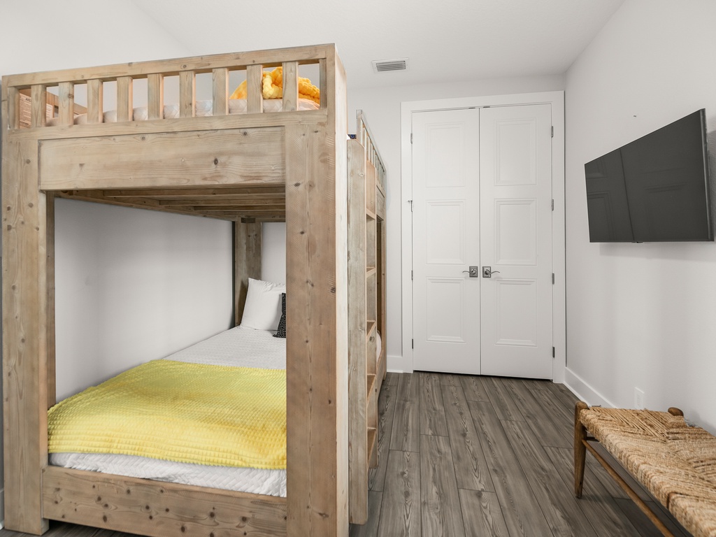 Third Bedroom, Full/Full Bunk