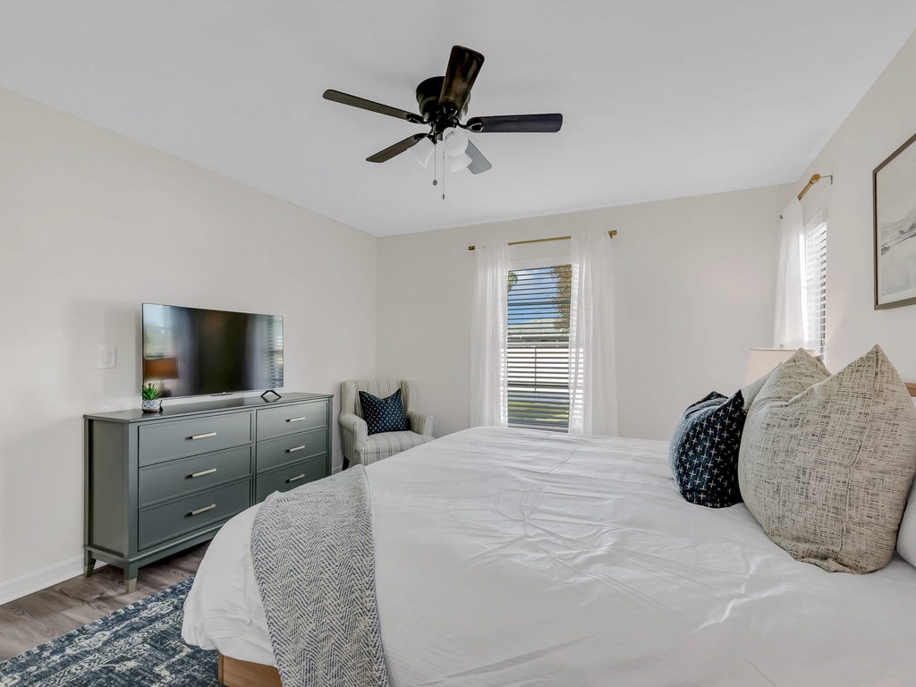 Primary Bedroom - King