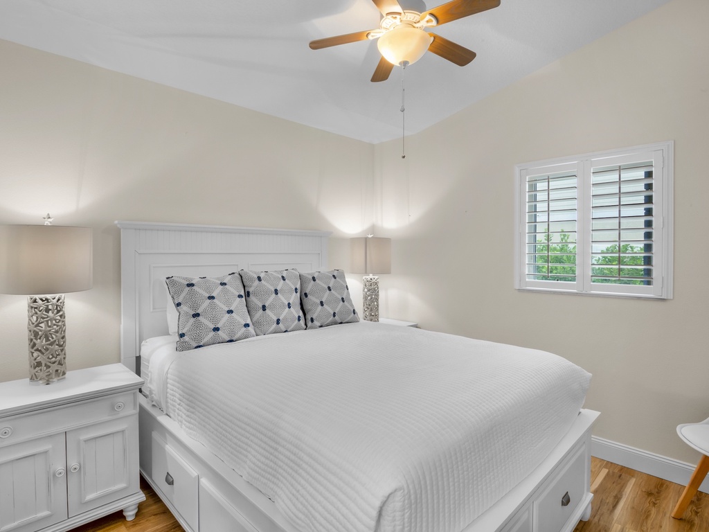 Second Bedroom - Queen