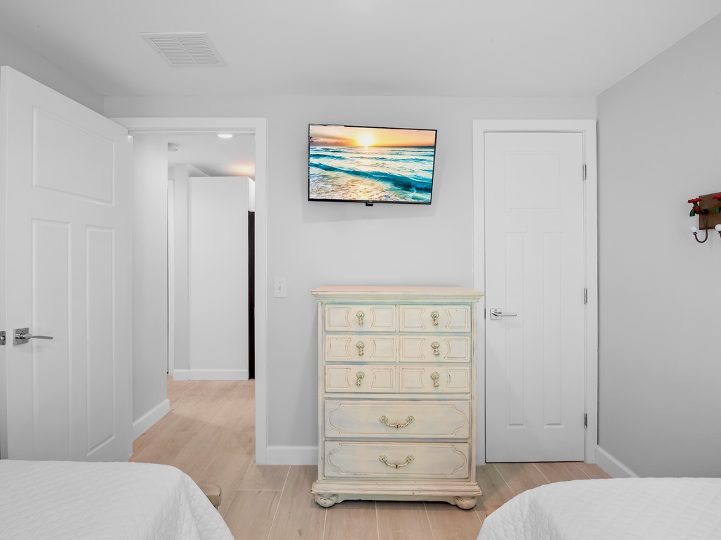 Third Bedroom B, Two Twin beds