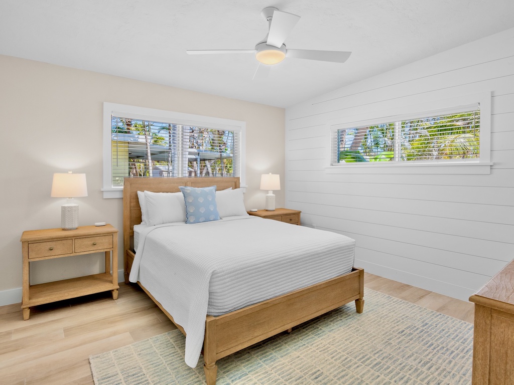 Second Bedroom - Queen