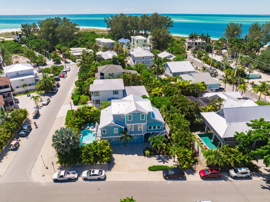 Beach Paradise - Close To Gulf Beaches