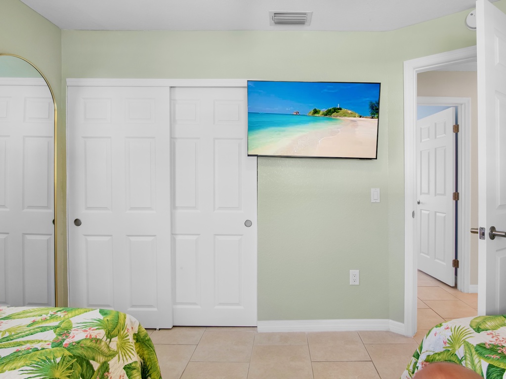 Third Bedroom, Two Twins