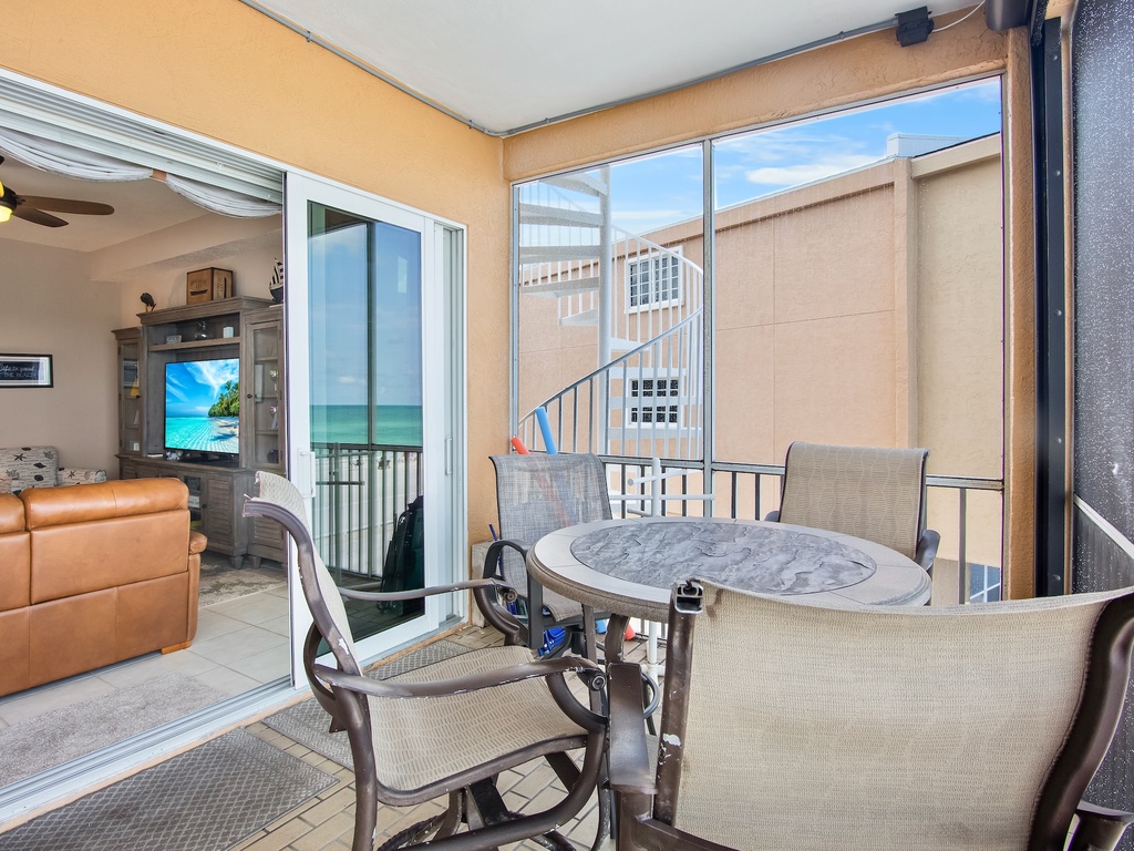 Balcony, Dining Area