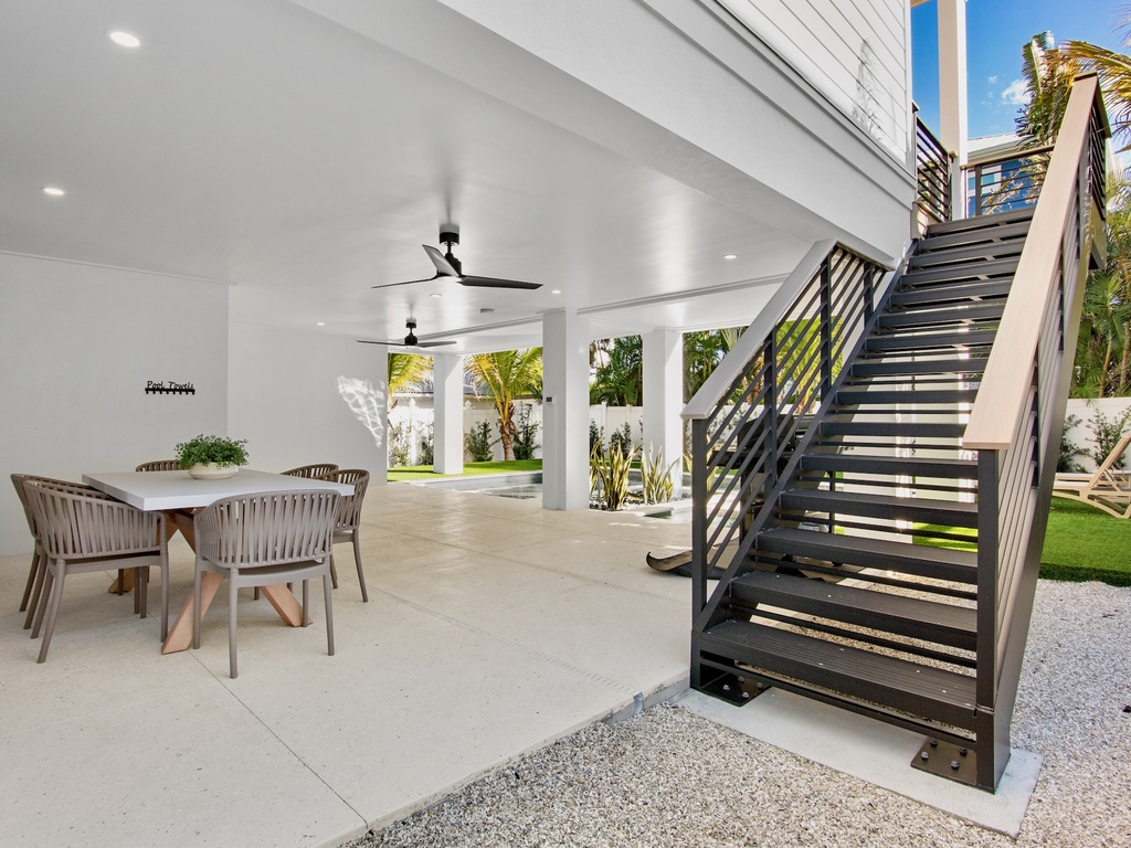 Outdoor Dining and Seating Area