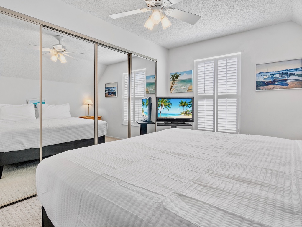 Second Bedroom, King bed